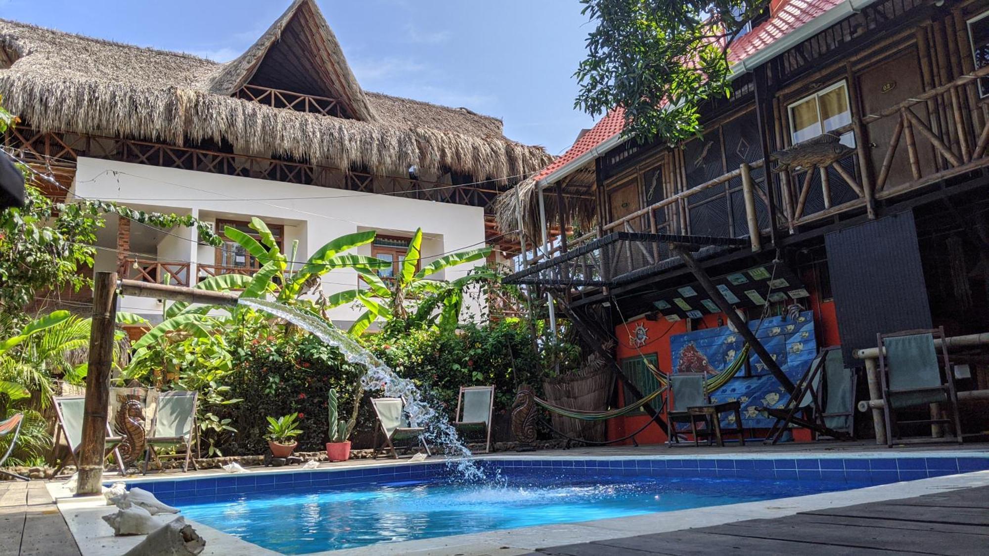 La Natura Hostel & Pool ปาโลมิโน ภายนอก รูปภาพ