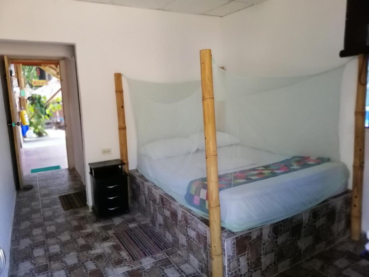 La Natura Hostel & Pool ปาโลมิโน ภายนอก รูปภาพ